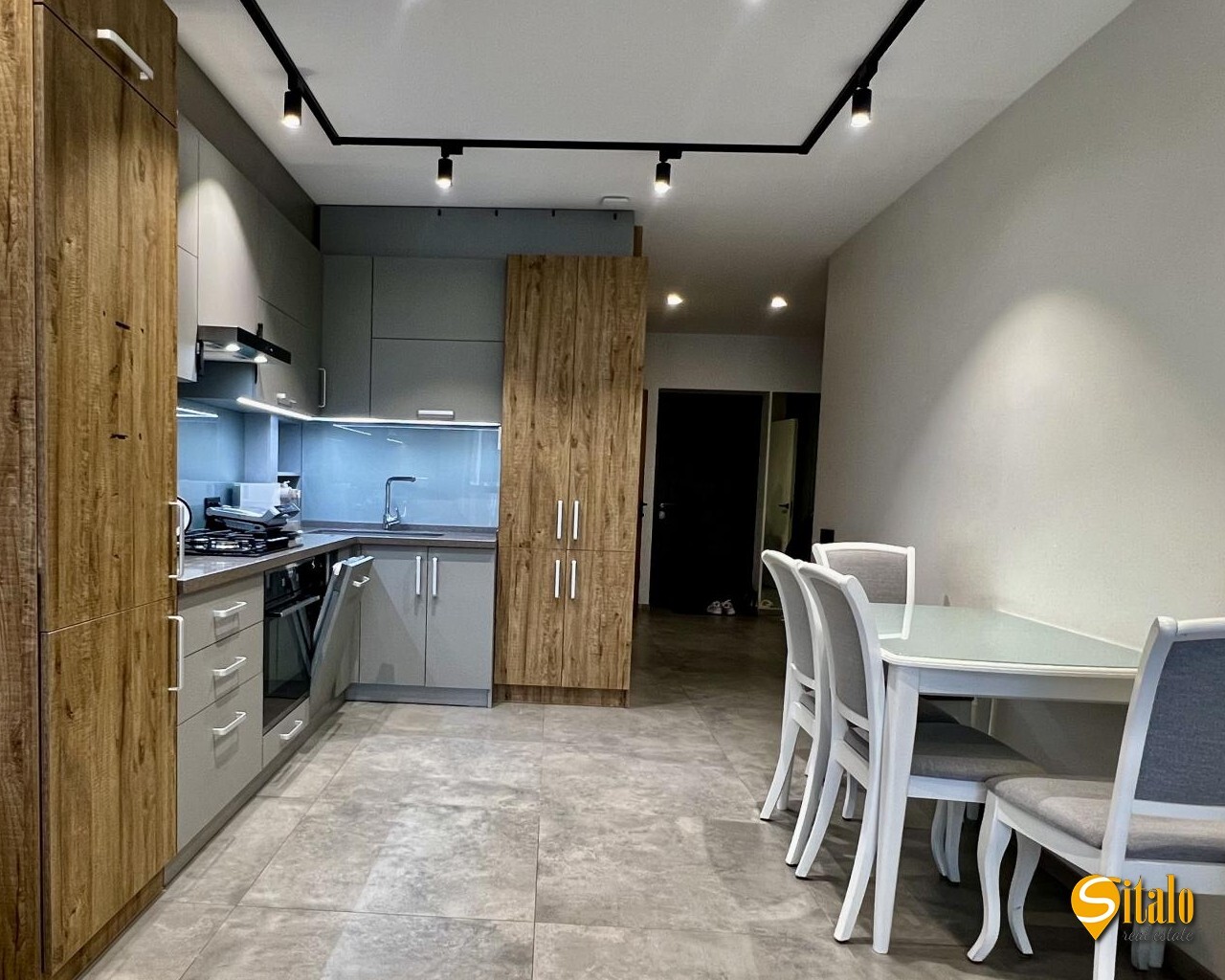 Продаж 2-кімнатної квартири 60 м², Центральна вул., 21А