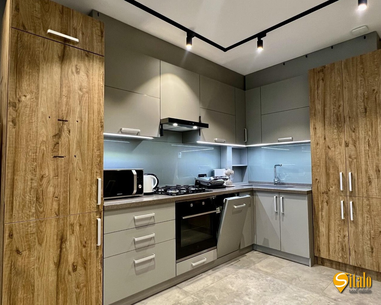 Продаж 2-кімнатної квартири 60 м², Центральна вул., 21А