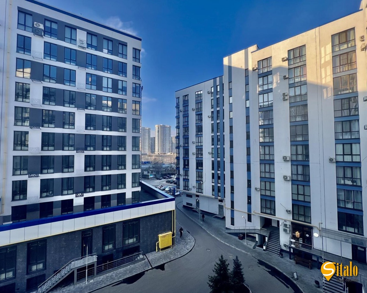 Продаж 2-кімнатної квартири 60 м², Центральна вул., 21А
