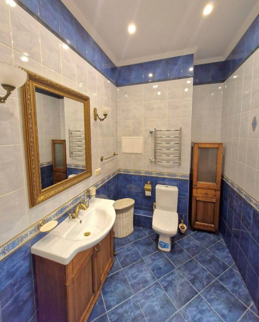 Оренда 2-кімнатної квартири 65 м², Євгена Коновальця вул., 44