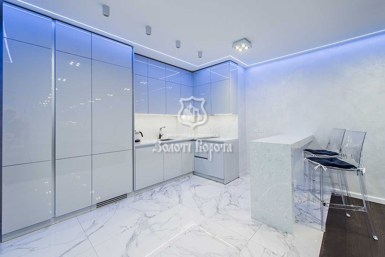 Продаж 2-кімнатної квартири 80 м², Перемоги просп., 5В