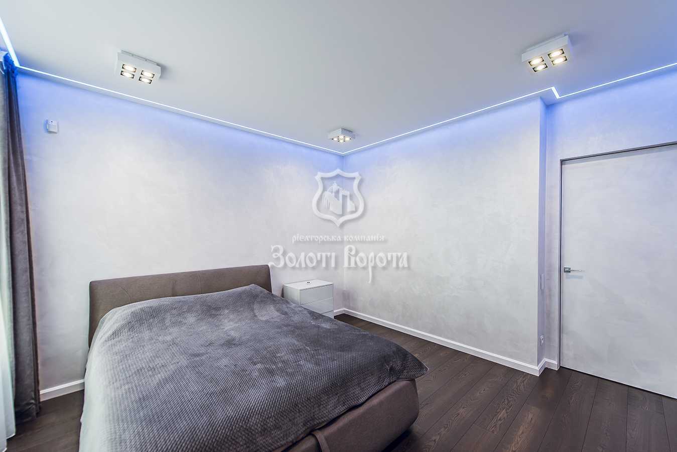 Продаж 2-кімнатної квартири 80 м², Перемоги просп., 5В