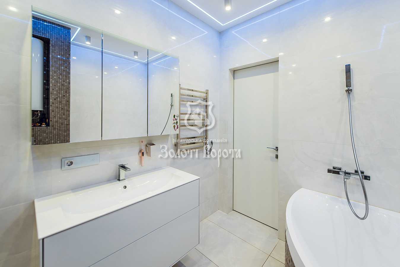 Продаж 2-кімнатної квартири 80 м², Перемоги просп., 5В