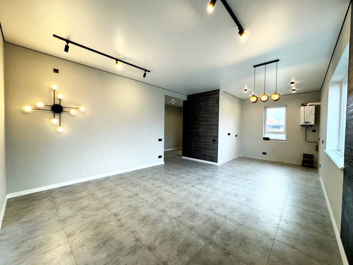 Продажа дома 100 м², Центральне, 77