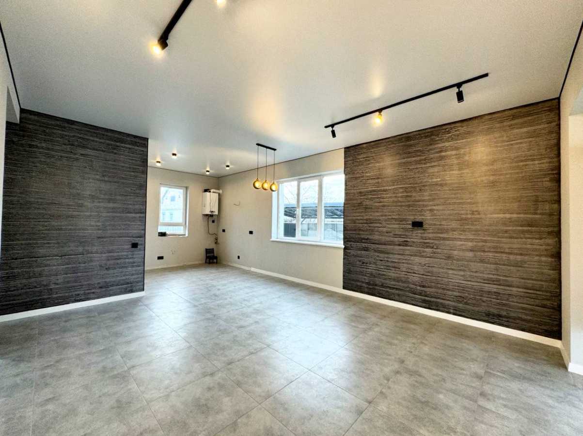 Продажа дома 100 м², Центральне, 77