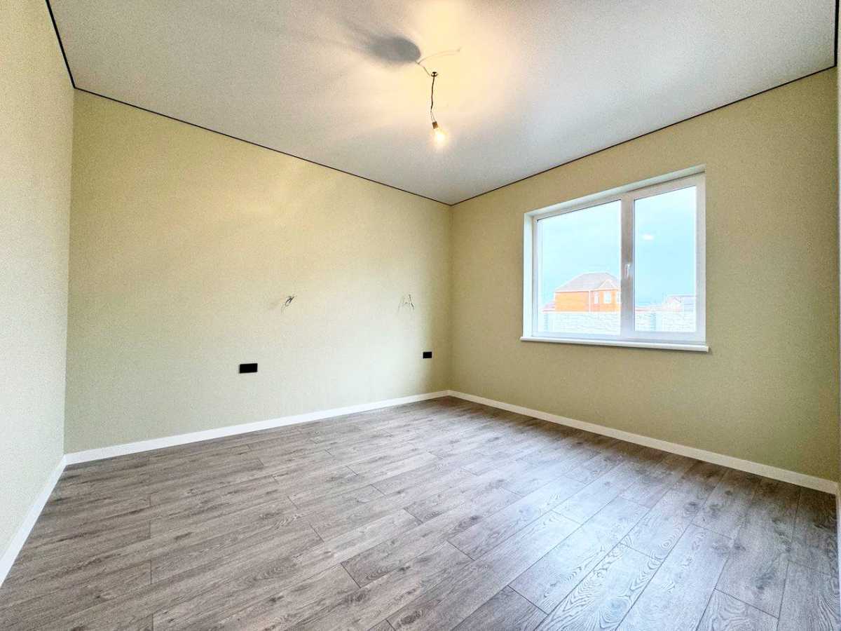 Продажа дома 100 м², Центральне, 77