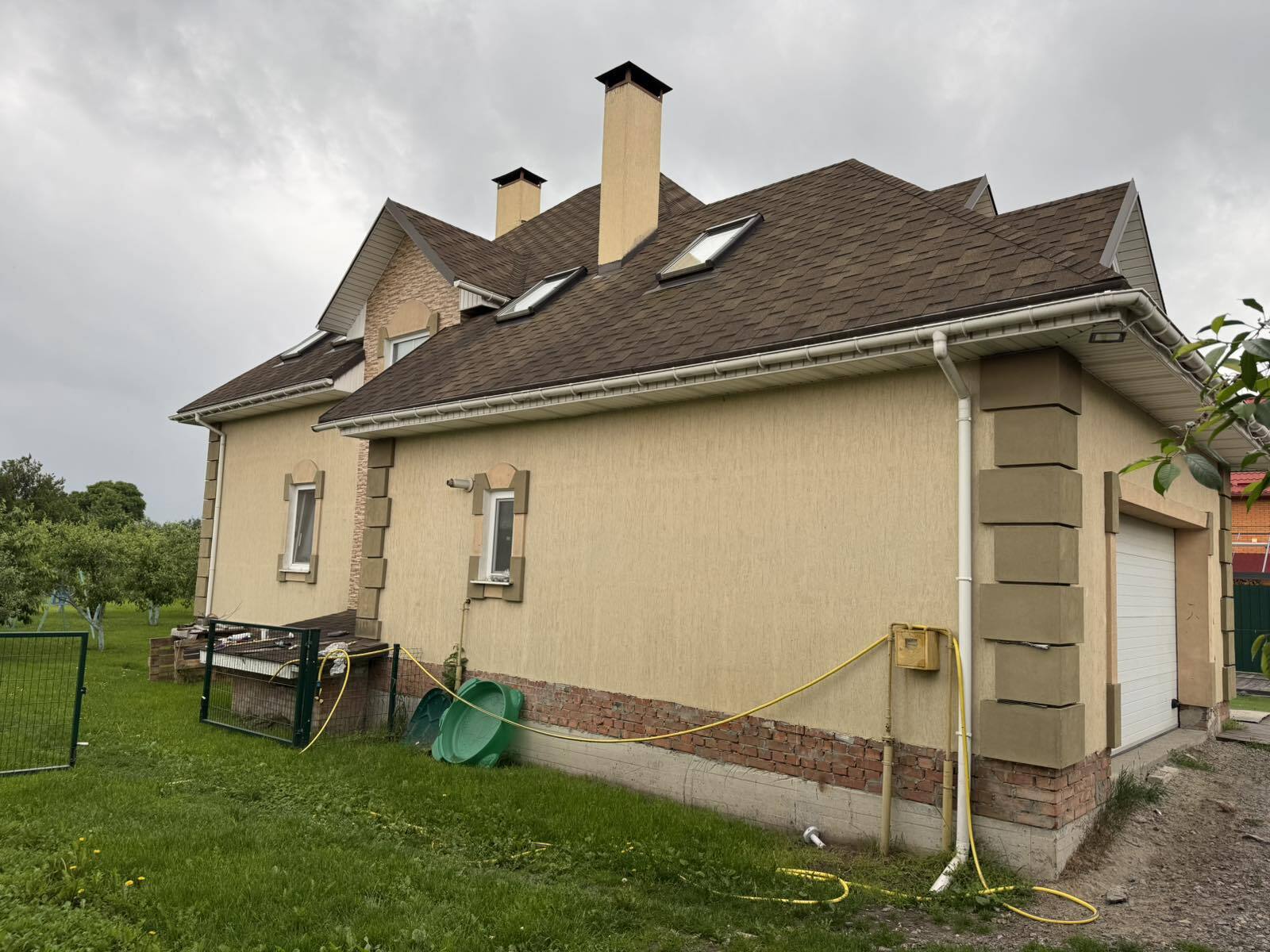 Продаж будинку 240 м²