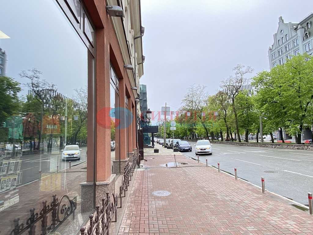Оренда магазину 135 м², Верхній Вал вул.