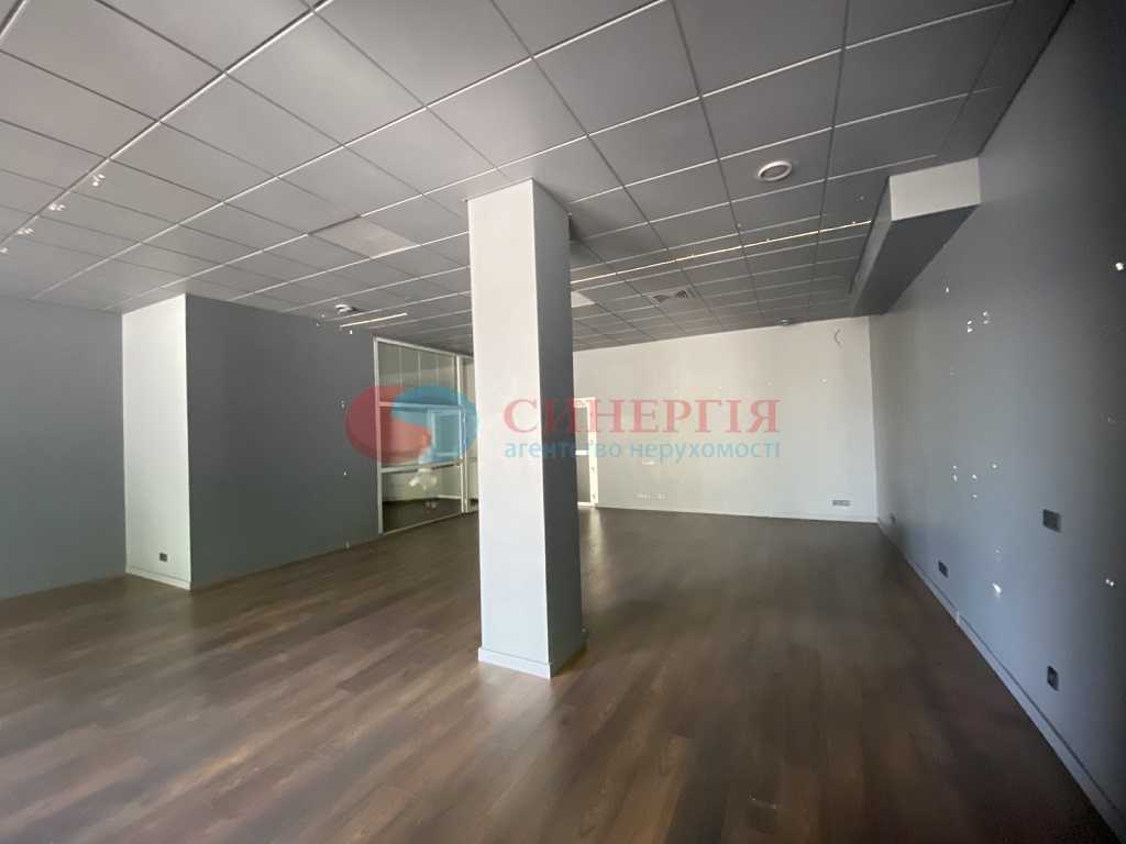 Оренда магазину 135 м², Верхній Вал вул.