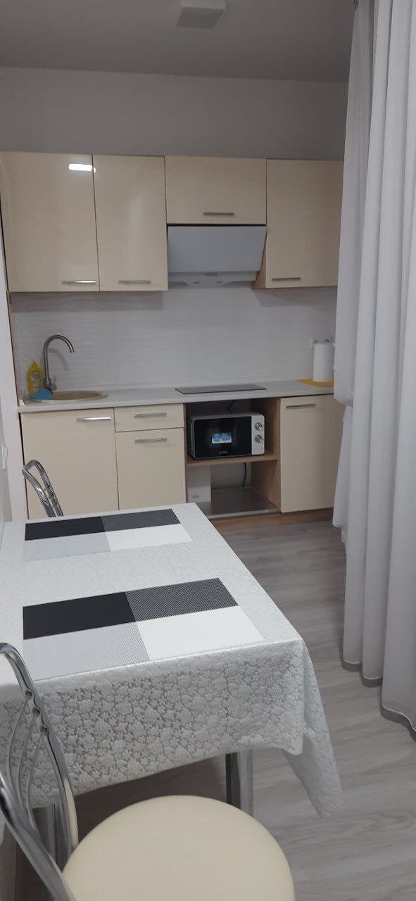 Оренда 1-кімнатної квартири 44 м², Набережна Перемоги вул.