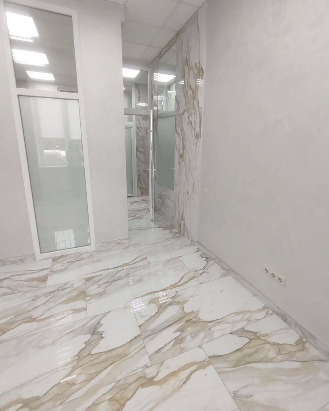 Аренда помещения свободного назначения 12 м², Вячеслава Липинского ул.