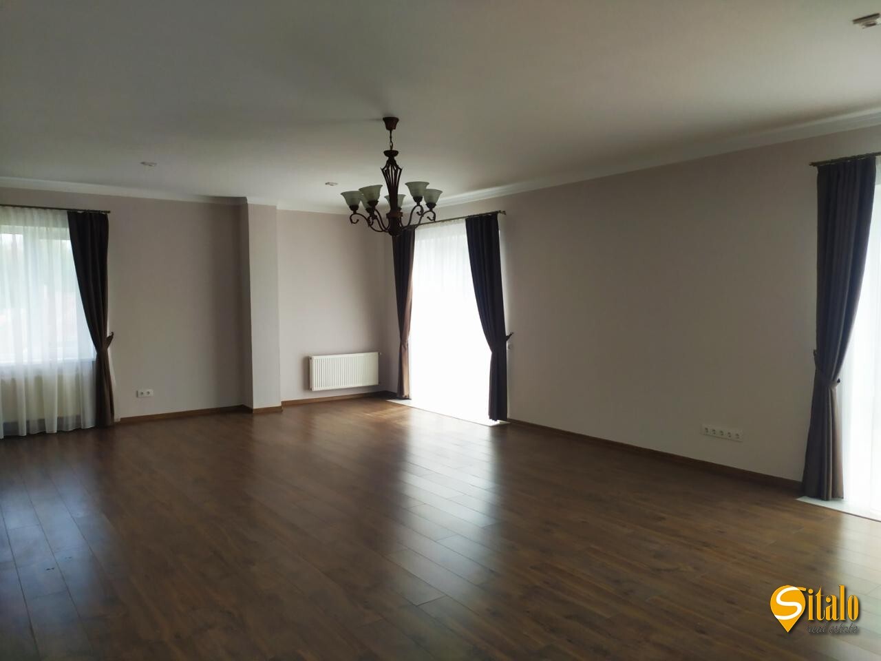 Оренда будинку 330 м²