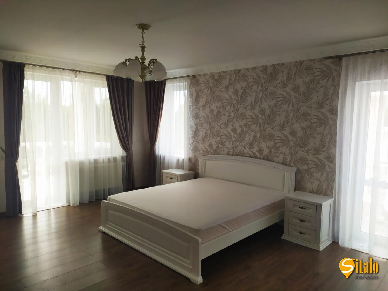 Оренда будинку 330 м²