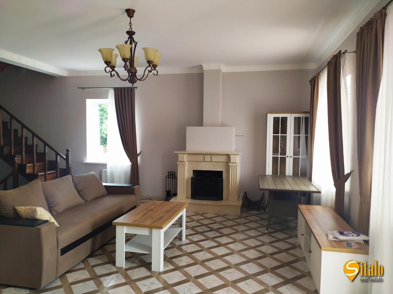Оренда будинку 330 м²