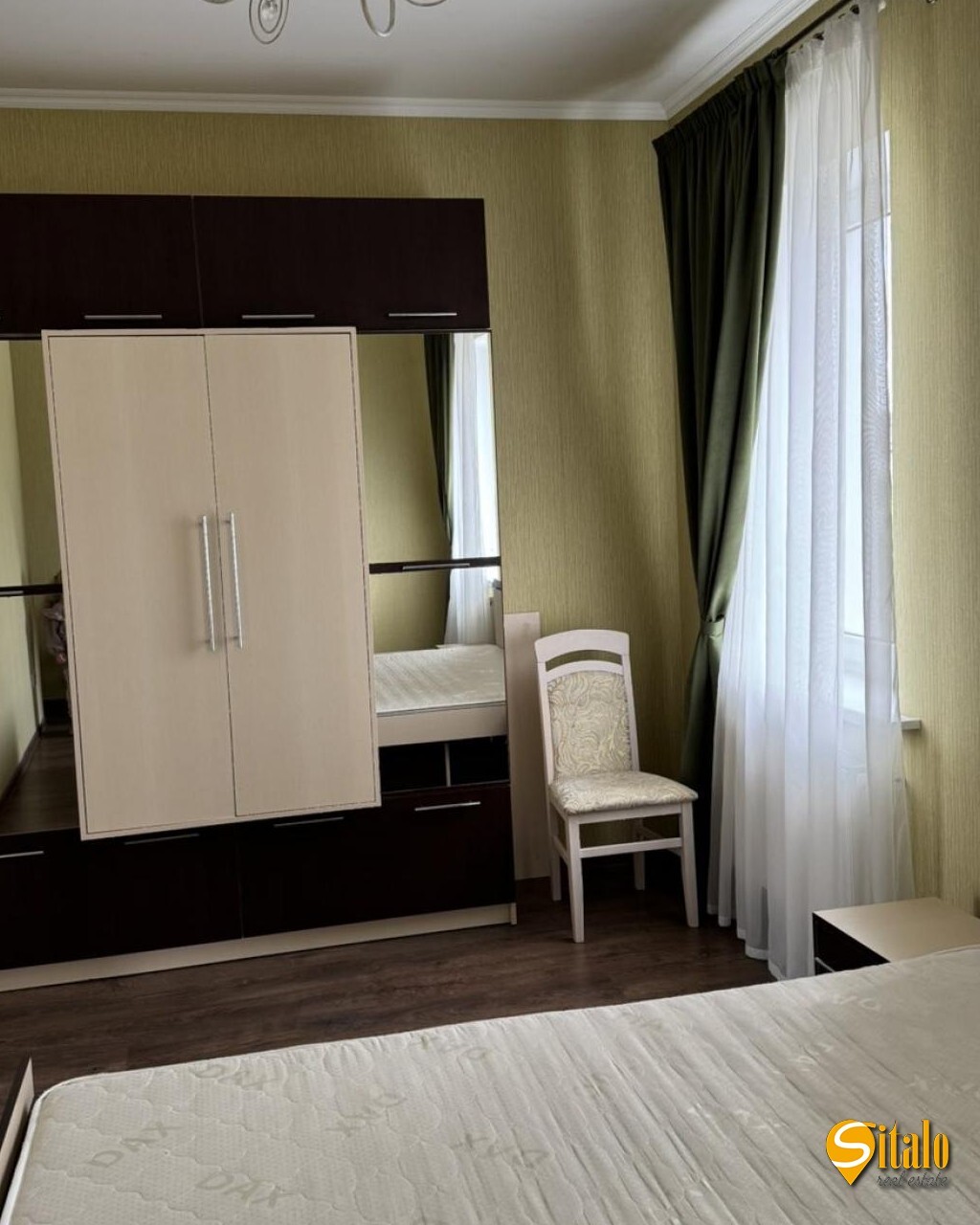 Оренда будинку 330 м²