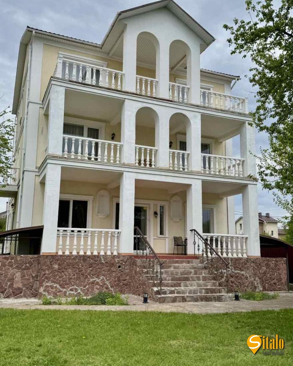 Оренда будинку 330 м²