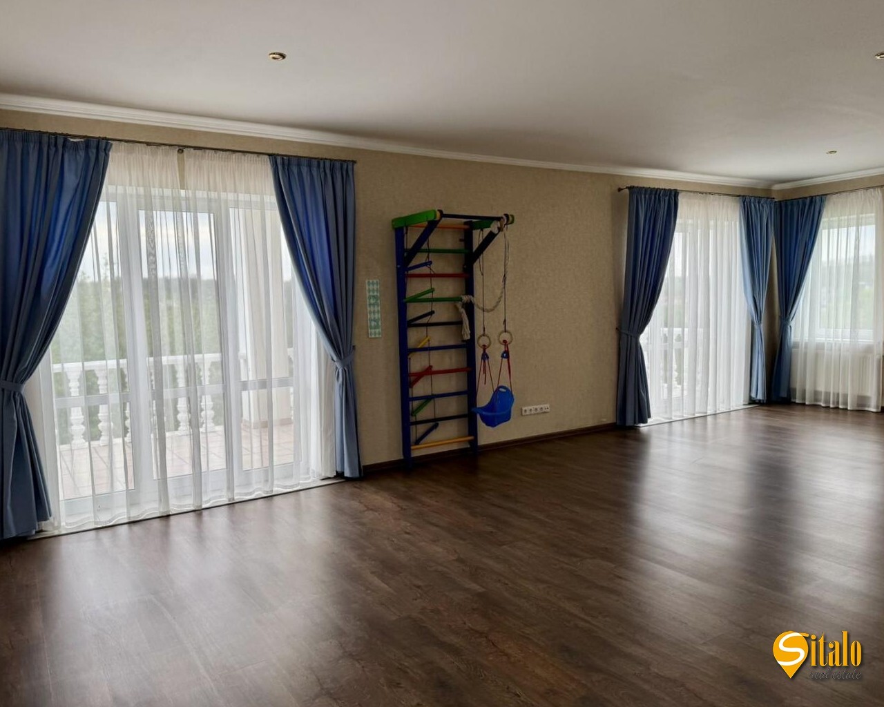 Оренда будинку 330 м²