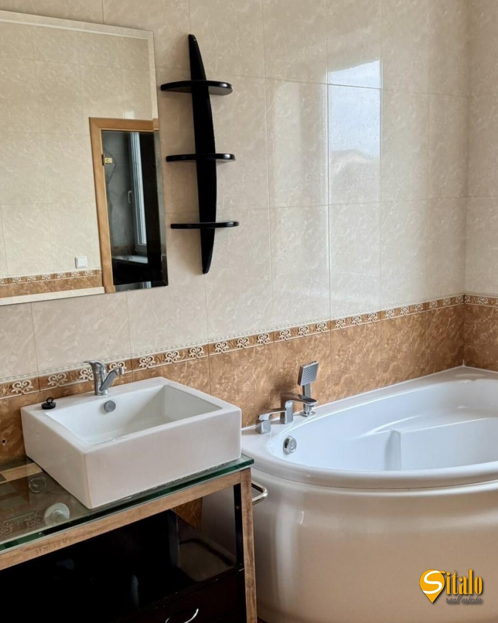 Оренда будинку 330 м²