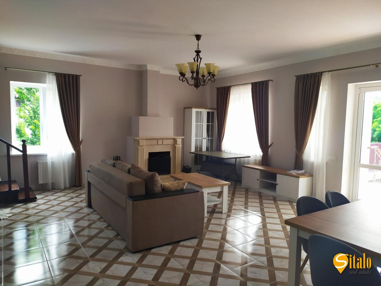 Оренда будинку 330 м²