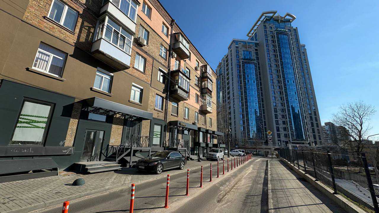 Оренда іншого торгівельного приміщення 73 м², Іоанна Павла ІІ вул., 7