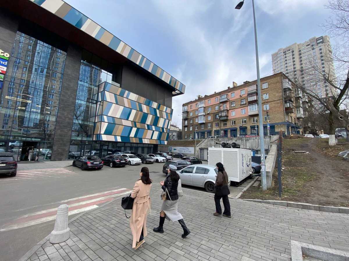 Оренда іншого торгівельного приміщення 73 м², Іоанна Павла ІІ вул., 7