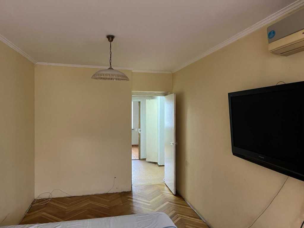 Продажа 3-комнатной квартиры 72 м², Российская, 82а