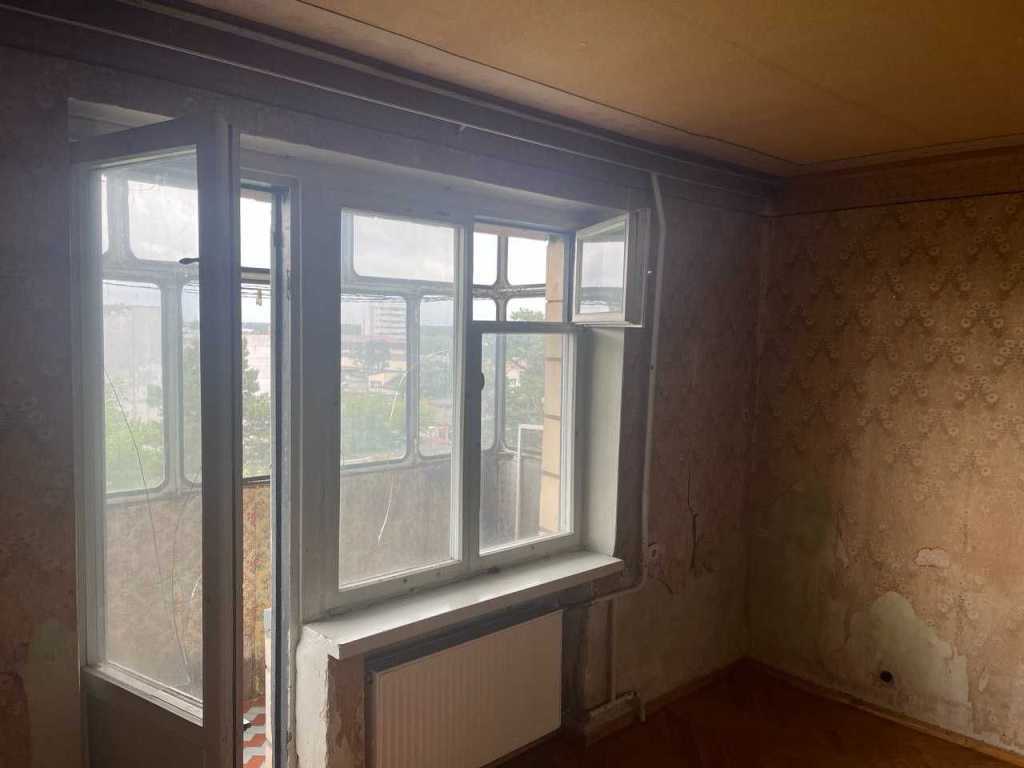 Продажа 3-комнатной квартиры 72 м², Российская, 82а