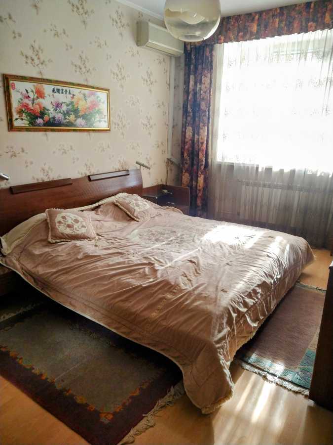 Оренда 2-кімнатної квартири 80 м², Миропільська вул.