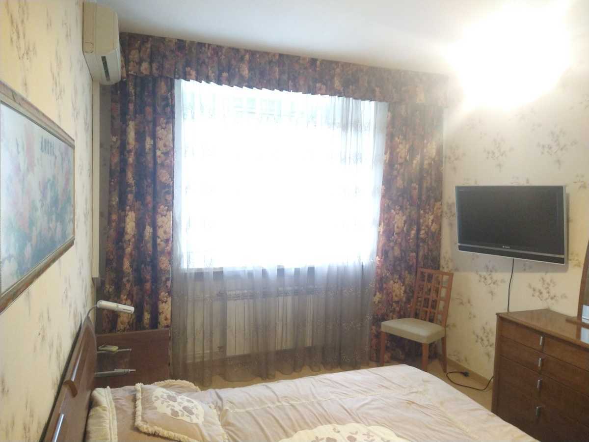 Оренда 2-кімнатної квартири 80 м², Миропільська вул.