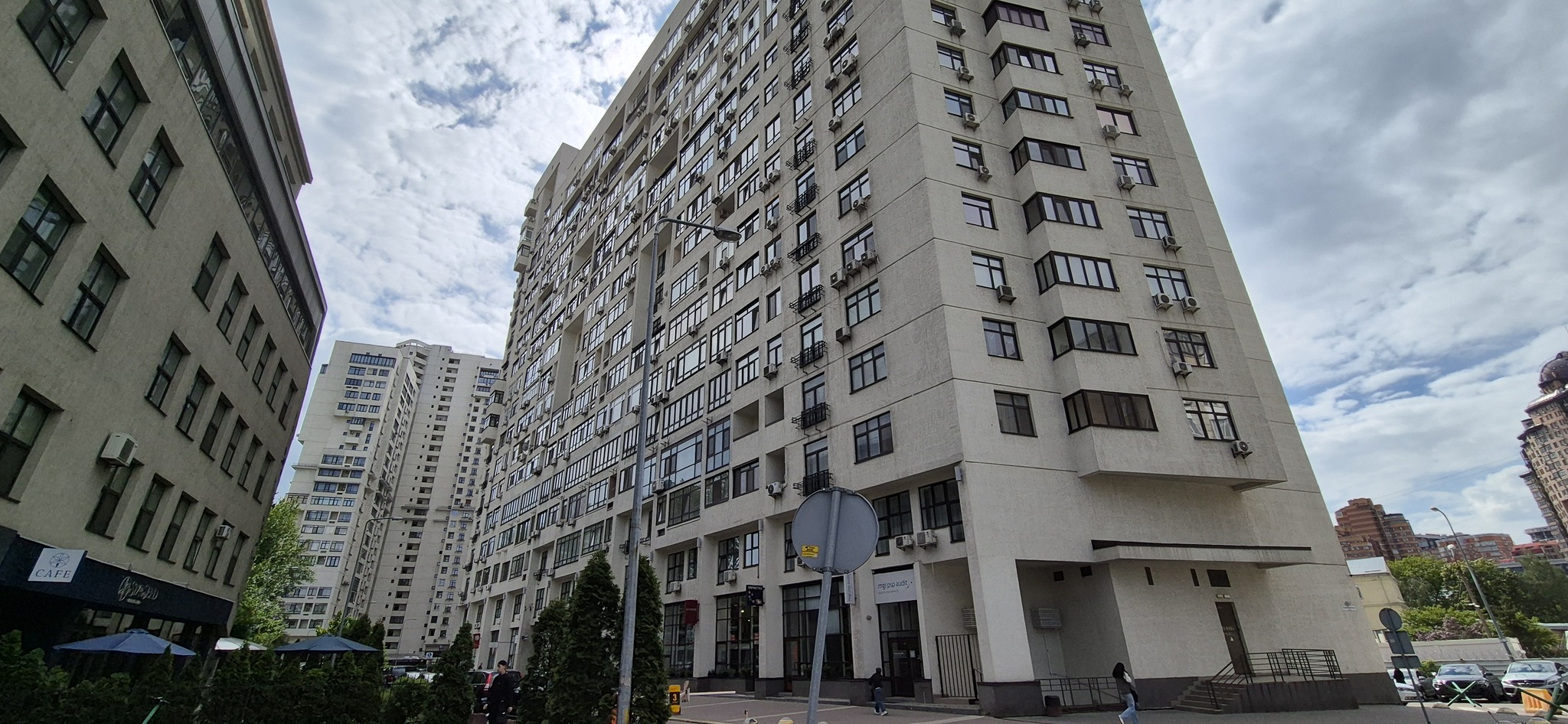 Оренда 2-кімнатної квартири 65 м², Євгена Коновальця вул., 44А