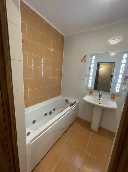 Продажа 1-комнатной квартиры 53 м², Костанди ул.