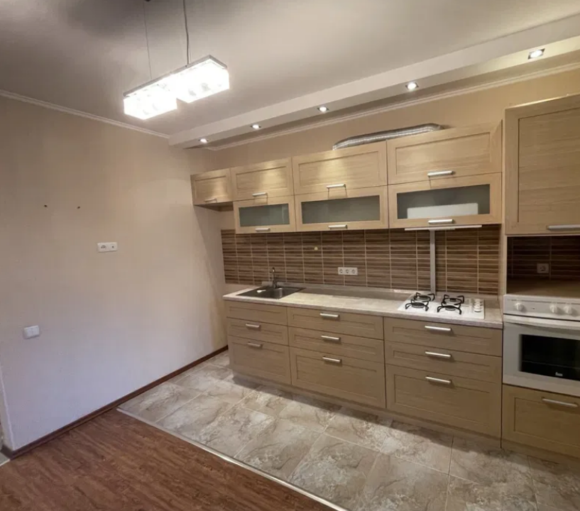 Продажа 1-комнатной квартиры 53 м², Костанди ул.