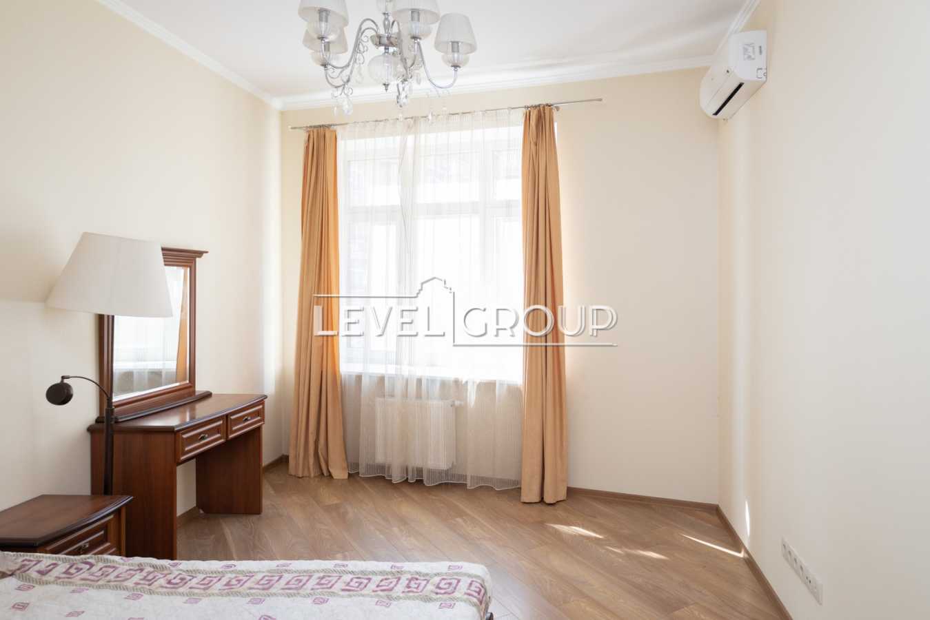 Продаж 3-кімнатної квартири 125 м², Євгена Коновальця вул., 36В