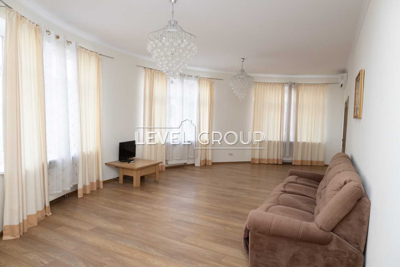 Продаж 3-кімнатної квартири 125 м², Євгена Коновальця вул., 36В