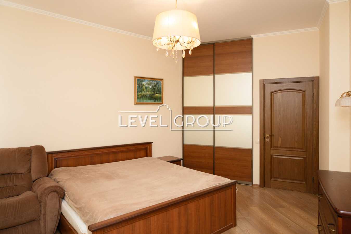 Продаж 3-кімнатної квартири 125 м², Євгена Коновальця вул., 36В