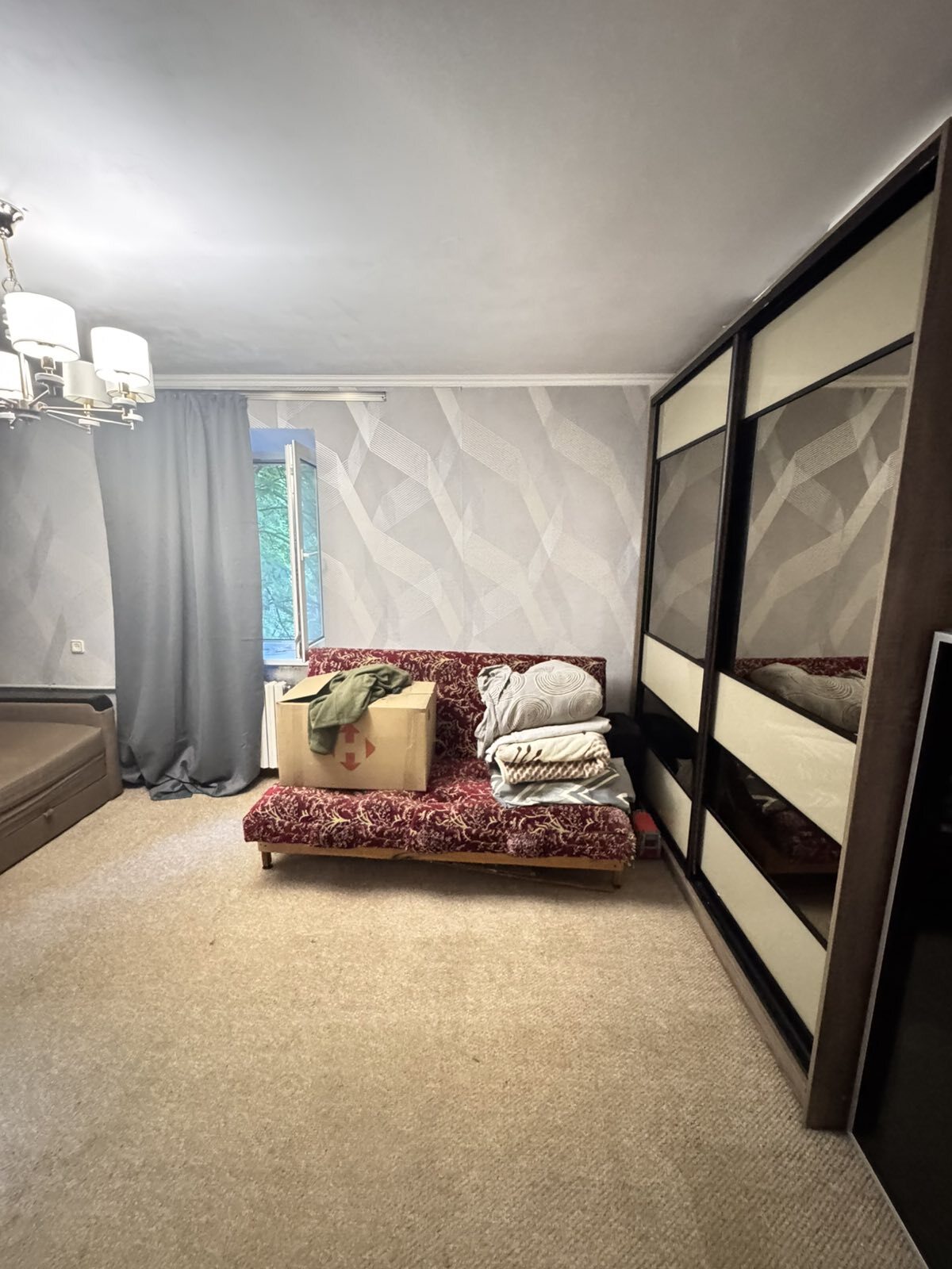 Продажа 1-комнатной квартиры 32 м², Космонавтов ул.