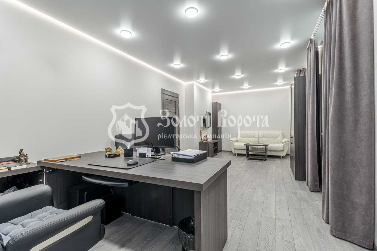 Продажа офиса 77 м², Любомира Гузара просп., 11