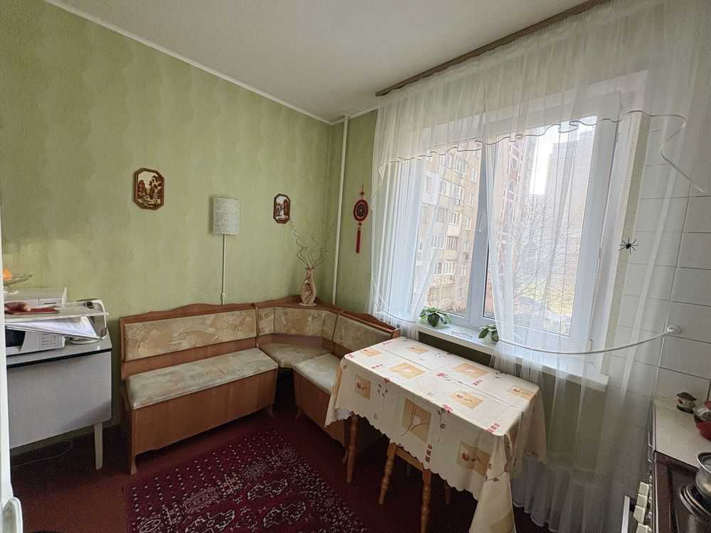 Продаж 3-кімнатної квартири 72 м², Степана Олійника вул., 11