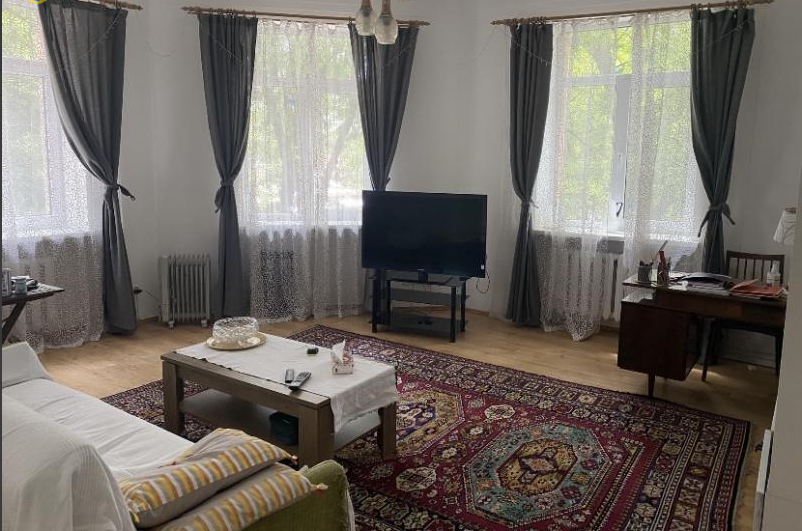 Продажа 3-комнатной квартиры 111 м², Еврейская ул.