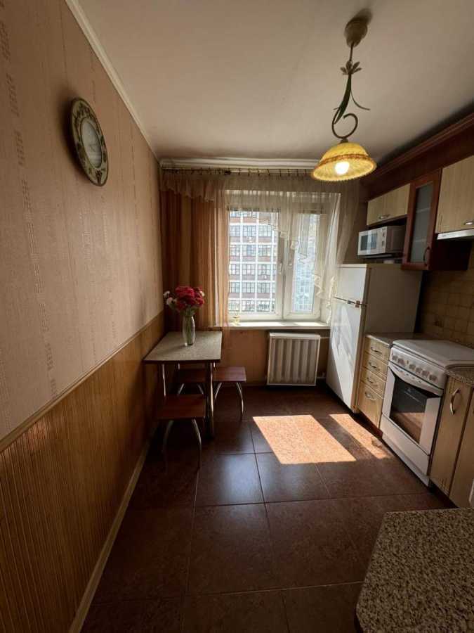 Оренда 2-кімнатної квартири 52 м², Предславинська вул., 51