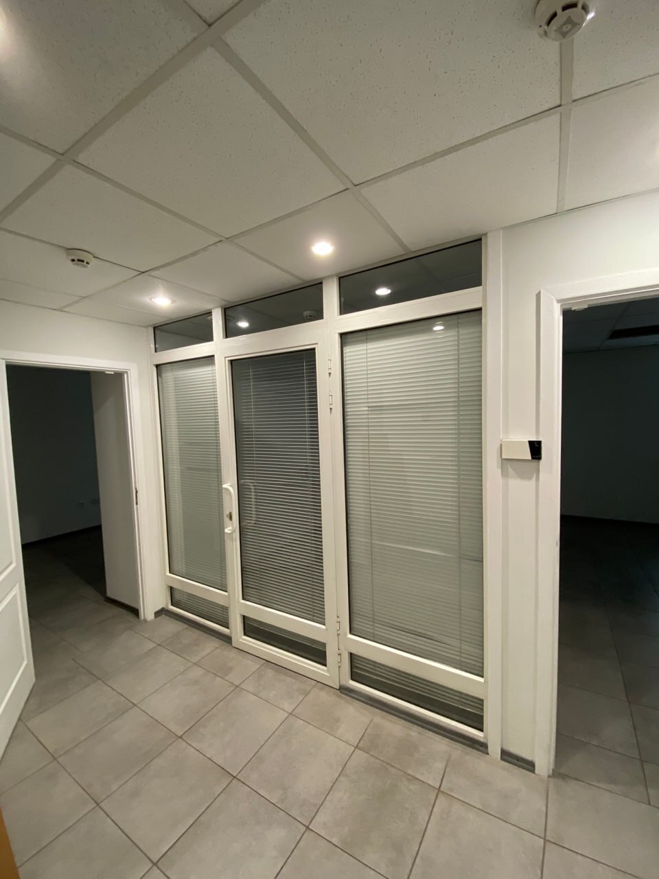 Продаж комерції 690 м², Якова Самарського вул., 2