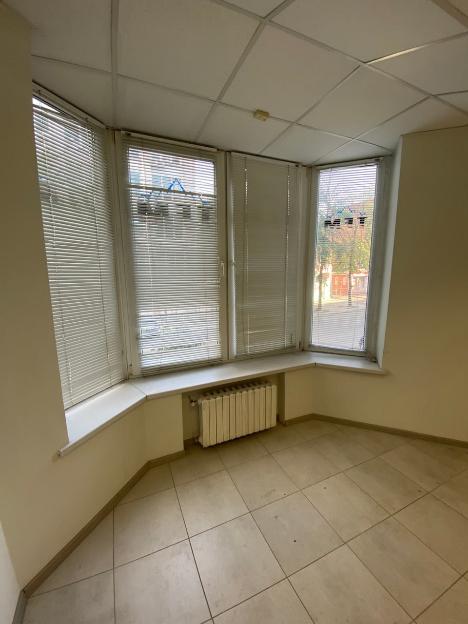 Продаж комерції 690 м², Якова Самарського вул., 2