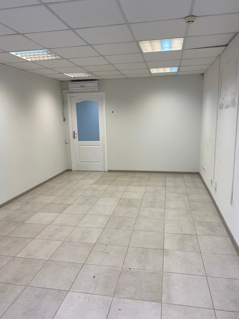 Продаж комерції 690 м², Якова Самарського вул., 2