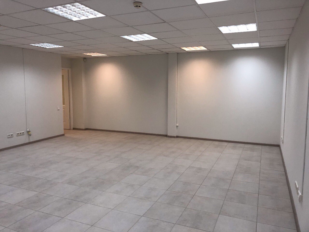 Продаж комерції 690 м², Якова Самарського вул., 2