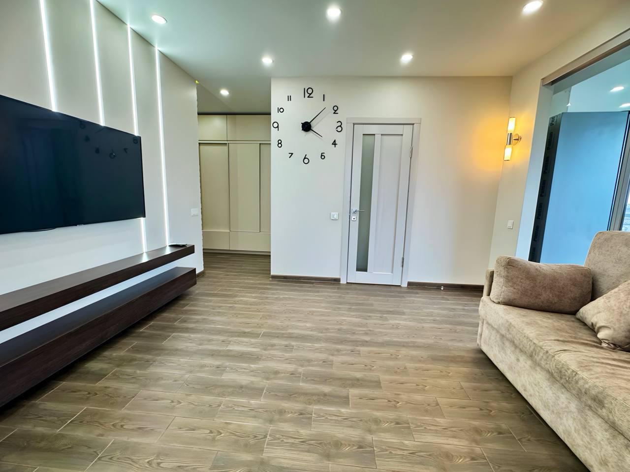 Продажа 2-комнатной квартиры 58 м², Владимира Антоновича ул.