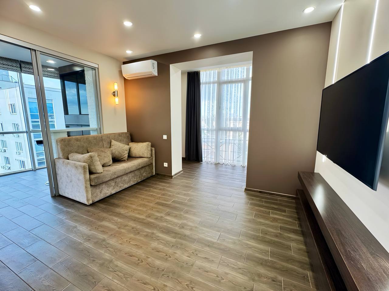 Продажа 2-комнатной квартиры 58 м², Владимира Антоновича ул.