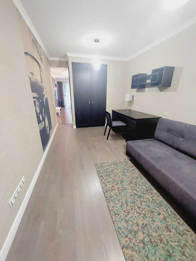 Аренда 3-комнатной квартиры 90 м², Василия Тютюнника ул., 22/26