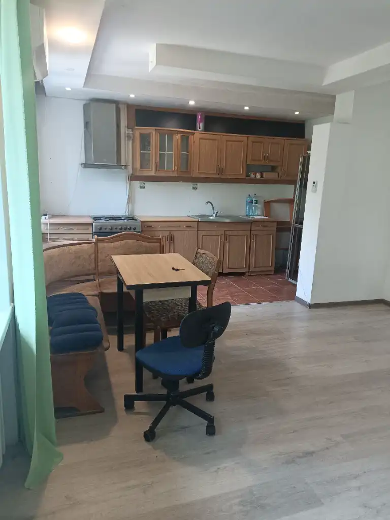 Оренда 3-кімнатної квартири 65 м², Тополь 2 вул.
