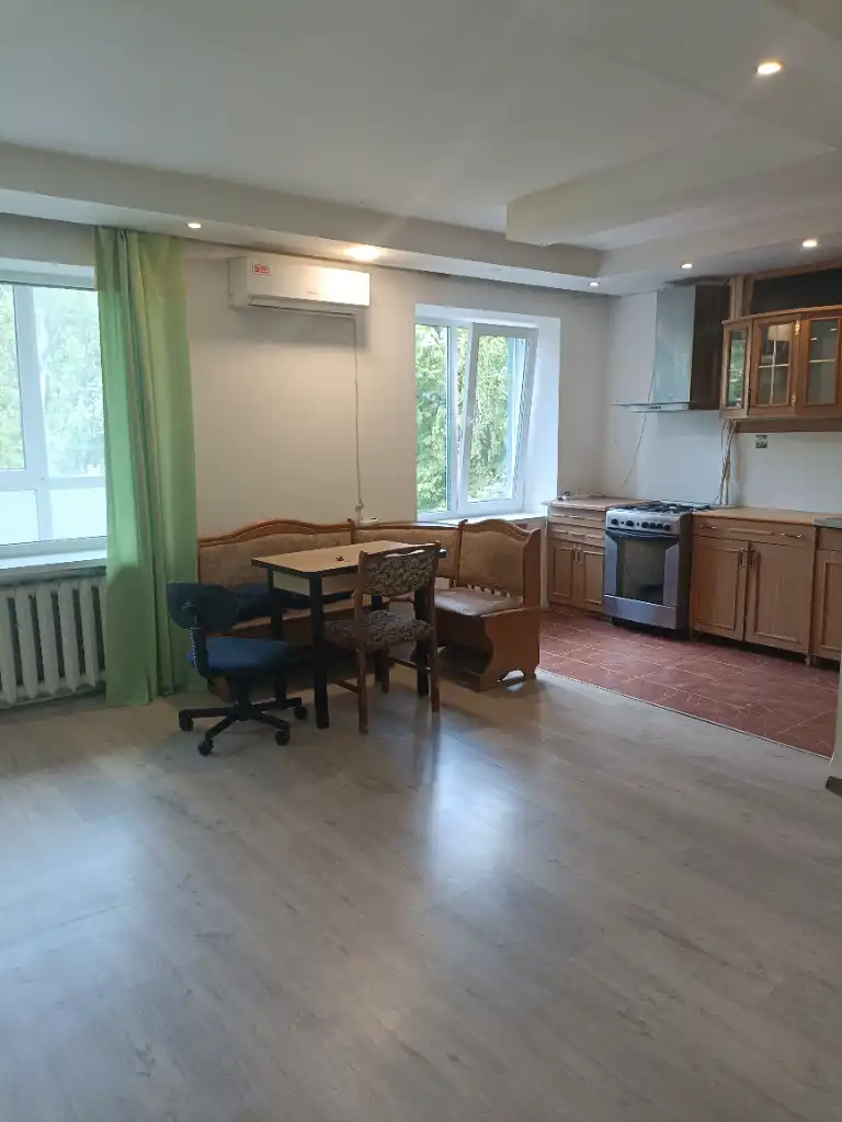 Оренда 3-кімнатної квартири 65 м², Тополь 2 вул.