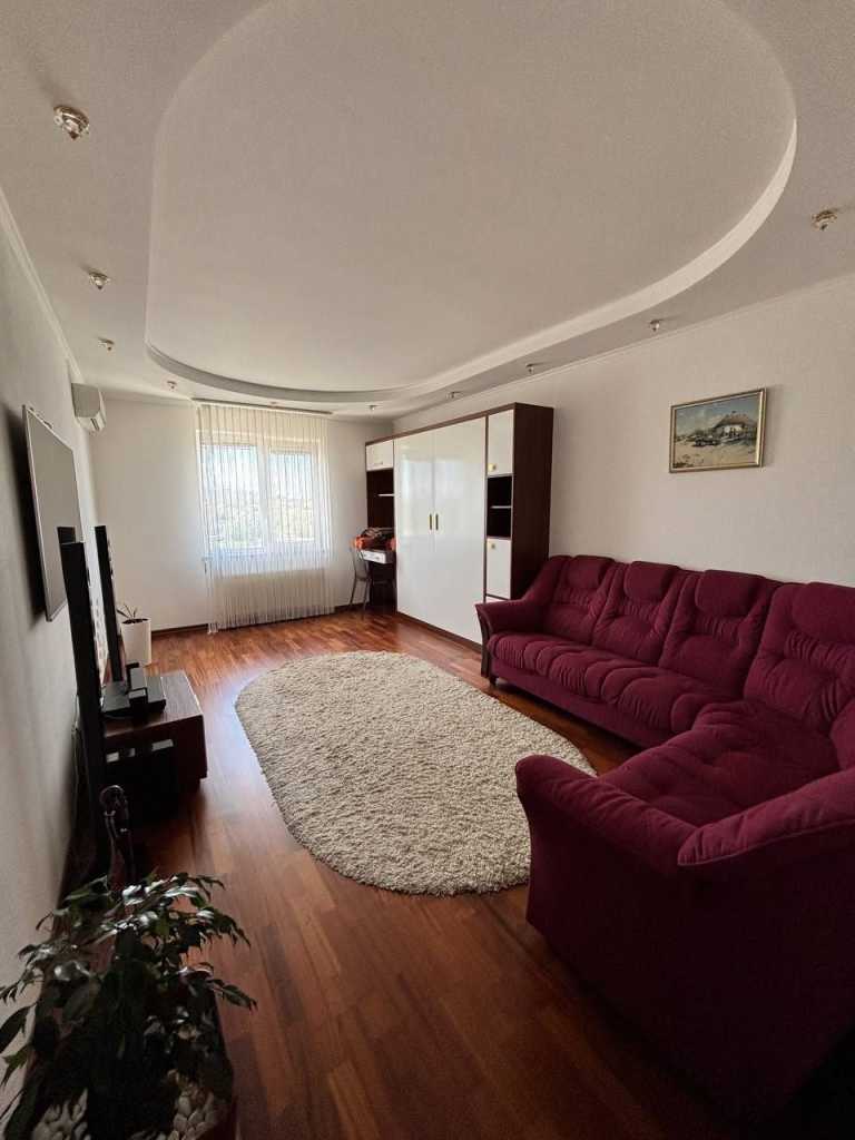 Продаж 1-кімнатної квартири 49 м², Лесі Українки вул., 6